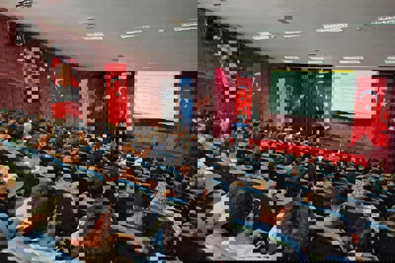 ALKÜ SANAT, TASARIM VE MİMARLIK FAKÜLTESİ’NDE ULUSLARARASI ANTALYA MİMARLIK BİENALİ (IABA) HAKKINDA BİLGİLENDİRME